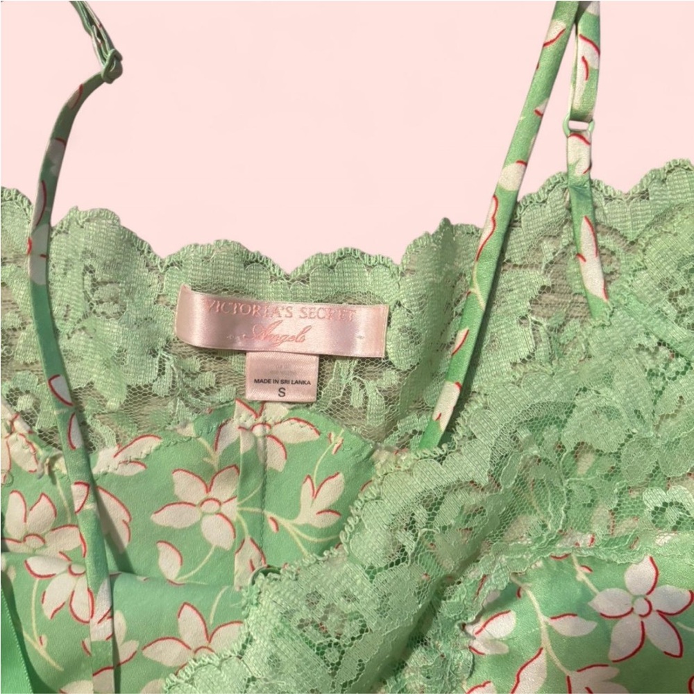 🧚‍♂️ Vintage Victoria’s Secret Sage Floral Silk Slip 🧚‍♂️ - Picture 2 of 5